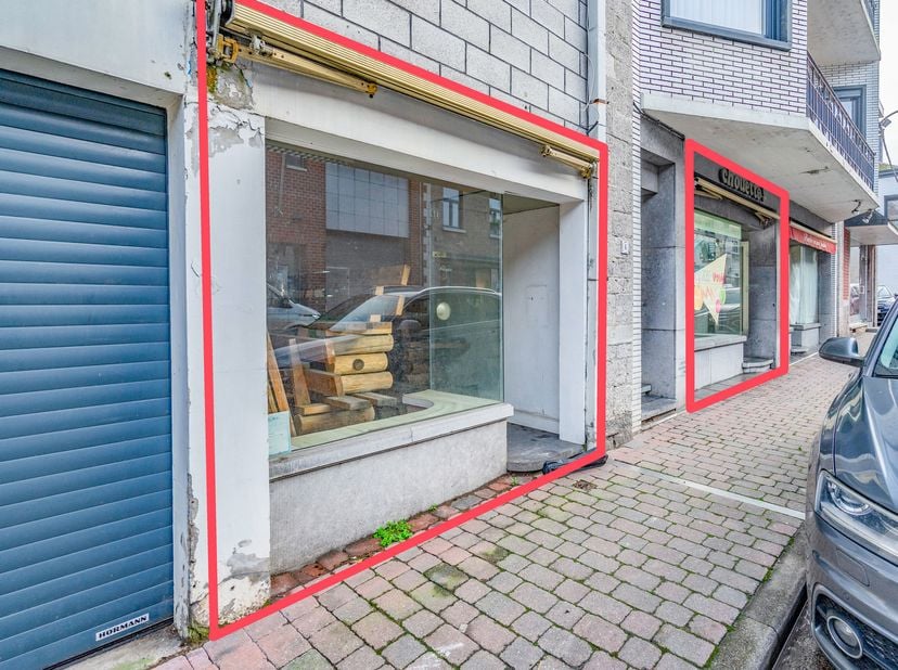 Easyhome vous propose ce rez-de-chaussée commercial idéalement situé en plein centre de Hamoir, bénéficiant d’un emplacement stratégique dans une zone