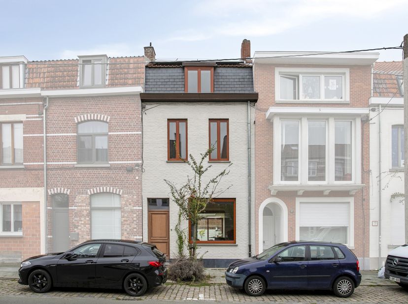 Huis te koop in Filips Van De Elzaslaan 75,
                    8500 Kortrijk