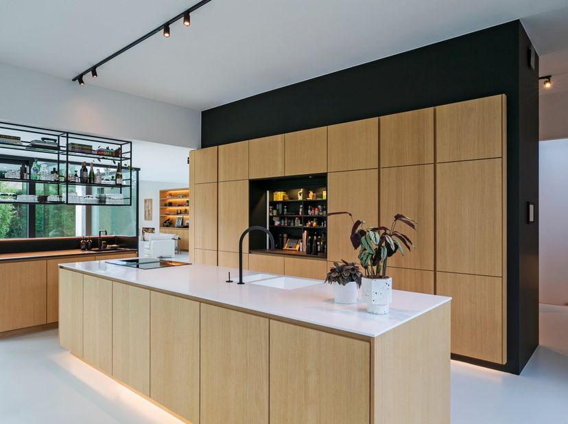 Discreet gelegen, helemaal achteraan de doodlopende wijk, ver weg van de Botermelkbaan, binnen een kleinschalig privédomein met slechts zes woningen,