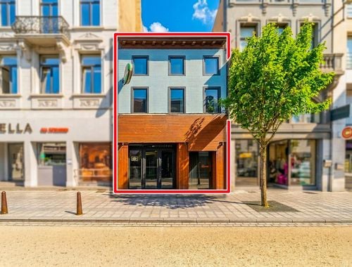                                         Gemengd gebruik te koop in La Louvière, € 195.000
