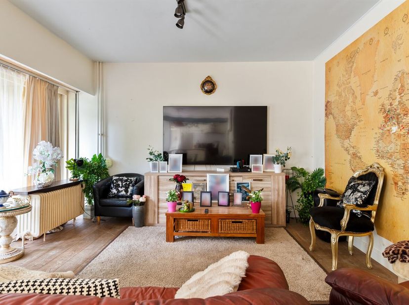 Bijzonder ruim GLV appartement van 188 m² met tuin en garage<br />
Ligging:<br />
Strategische ligging in het groene noordoosten van Kapellen, op een