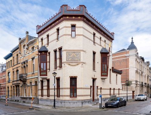                                         Herenhuis te koop in Berchem, € 1.395.000
