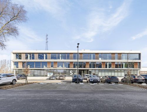                                         Bureaux à louer à Zwevegem, € 6.906,25
