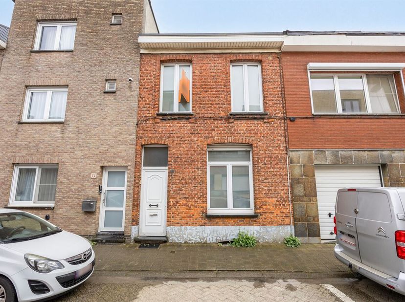 Renovatieproject met tuin in Deurne-Zuid!<br />
Op zoek naar een woning die u volledig naar eigen smaak kan renoveren? Dan is deze gesloten bebouwing