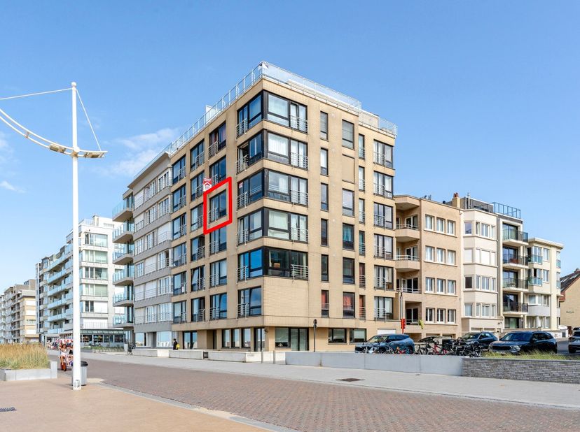 Appartement op de zeedijk van Sint-Idesbald met zeezicht en vrije zichten. Dit appartement geniet van een topligging op de zeedijk van Sint-Idesbald,