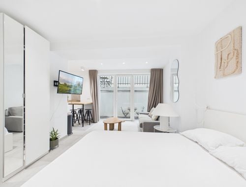                                         Appartement te huur in Elsene, € 995
