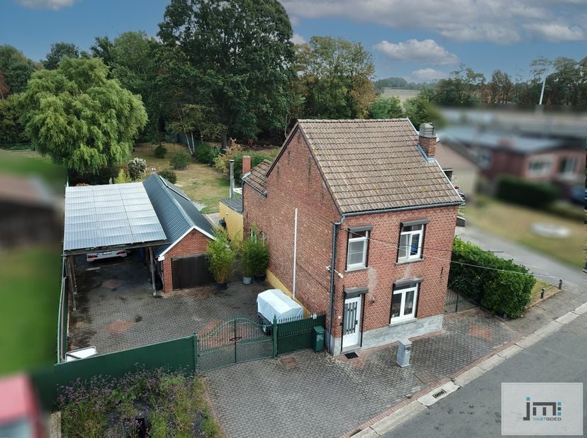 Deze charmante woning aan het eind van de doodlopende Nieuwe-Winningstraat te Hasselt (Sint-Lambrechts-Herk) biedt alles wat een modern gezin zoekt, i