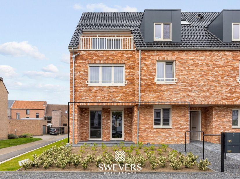 Voor meer info en fotos, surf naar www.swevers.be  Modern nieuwbouwappartement op het gelijkvloers van een kleinschalige residentie met slechts zes ap