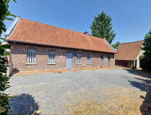                                         Hoeve te koop in Ellezelles, € 195.000
