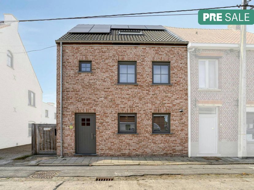 Huis te koop in Knokstraat 22,
                    9880 Poeke
