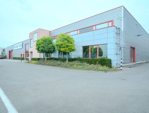                                         Bâtiment d’entreprise à louer à Zwijndrecht, € 15.900
