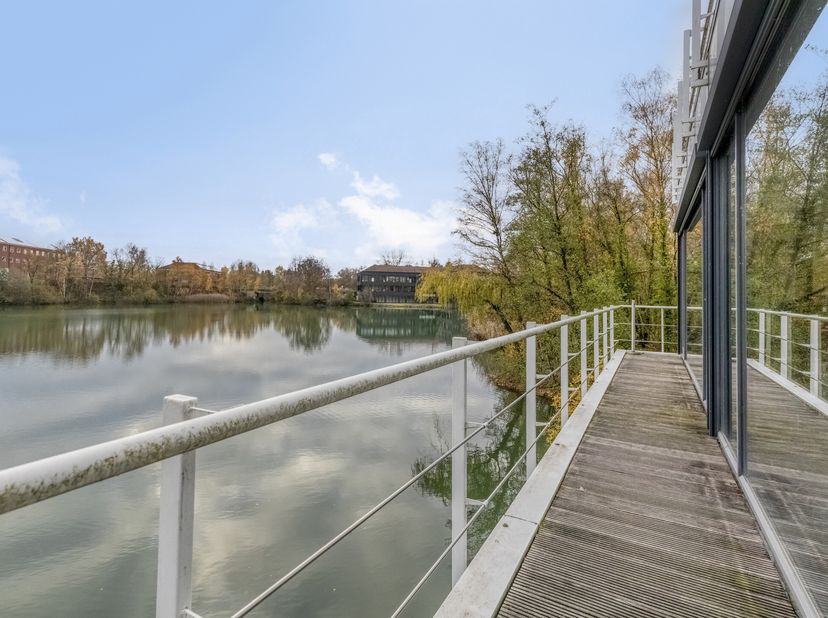 Un lieu inspirant facilement accessible entre Anvers, Malines et Bruxelles. Êtes-vous prêt à créer votre entreprise ici?<br />
Disposition: <br />
Rez