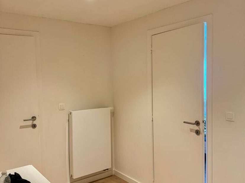 Appartement spacieux avec 2 chambres à coucher, garage et terrasse agréable au coeur de Lier !<br />
Situation<br />
Cet appartement est situé dans le