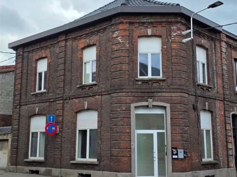 Vastgoedobject bestaande uit 3 gerenoveerde appartementen – Charleroi. <br />
<br />
Dit vastgoedobject, gelegen aan de Rue Bethléem 138 in Charleroi,