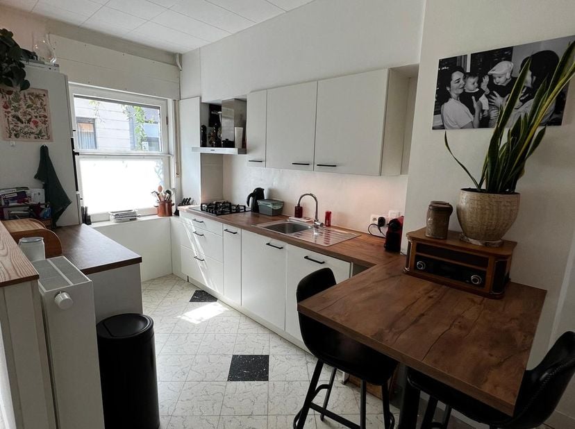 Rijhuis gelegen op een toplocatie binnen de ring van Leuven, in een rustige straat en op wandelafstand van het station.<br />
<br />
In de Paternoster