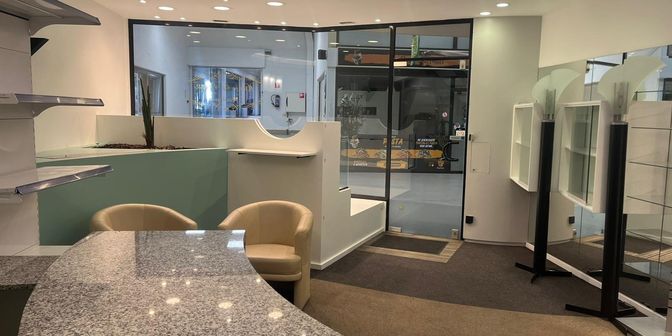 Bedrijfsvastgoed te huur in Sint-Martinusplein 11 bus 32, 3600 Genk