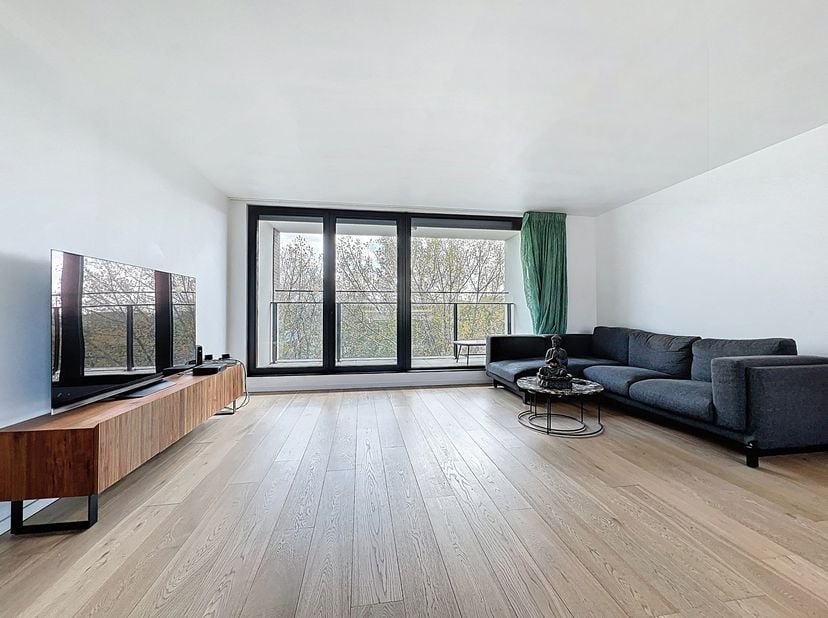 Appartement met 2 slaapkamers – 116 m² – EPC A- – Terras + parking – Licht &amp;amp; modern<br />
We Invest Europe biedt u dit prachtige appartement met 2