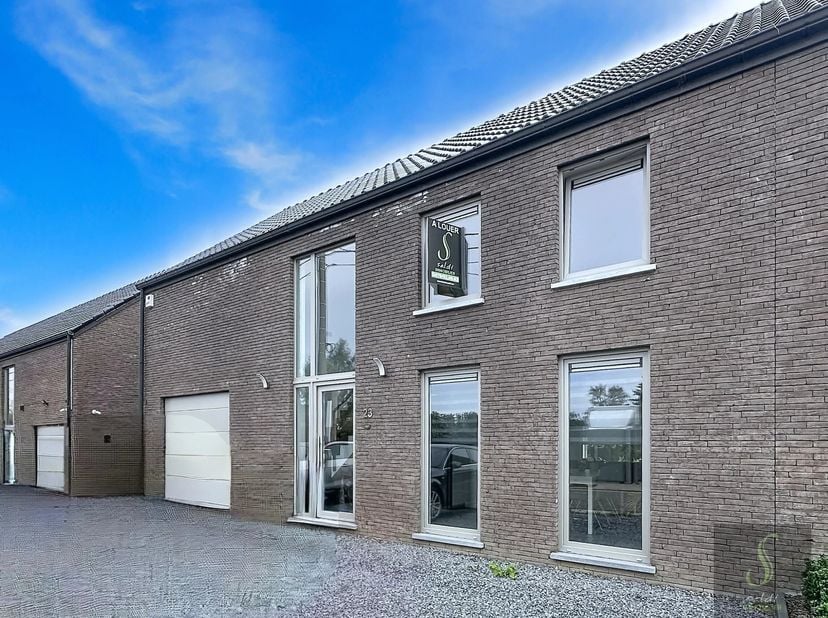Maison à louer à RUE DES ECOLES 23,
                    7120 Peissant