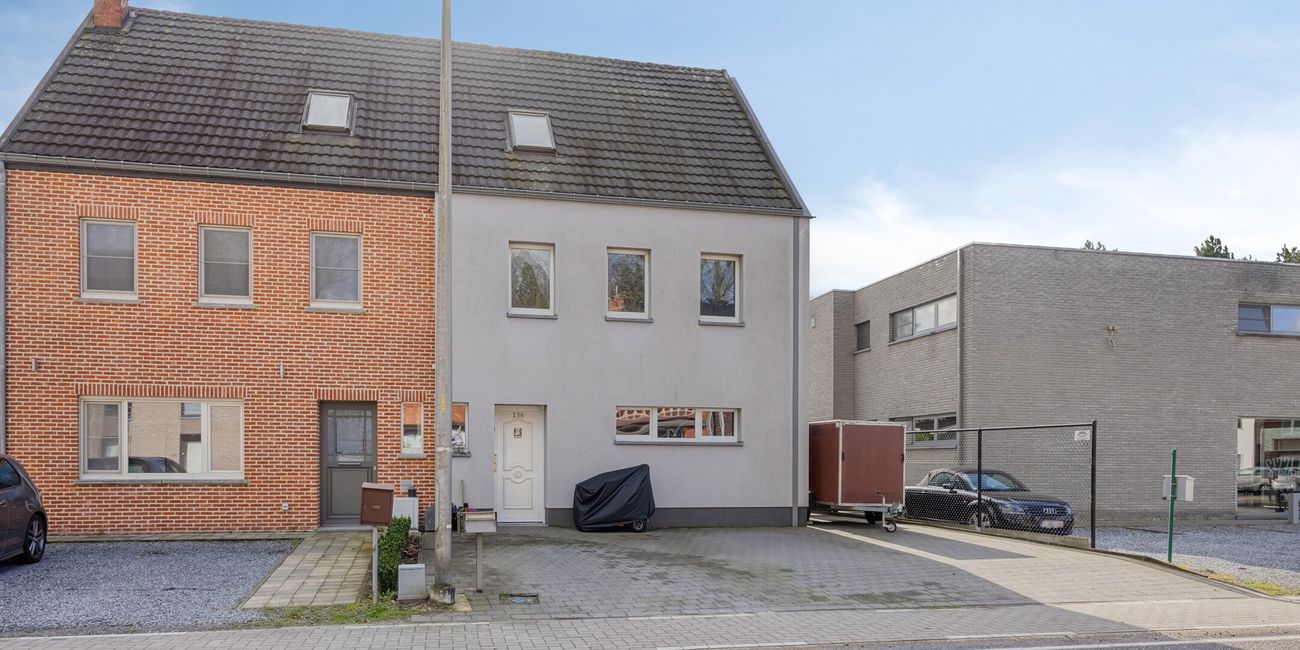 Herestraat 136.
