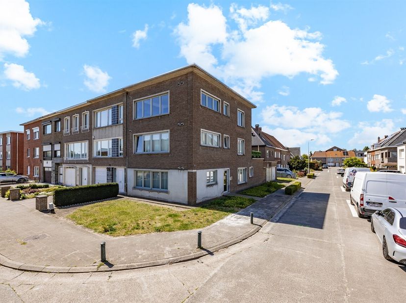 Uitzonderlijk investeringsvastgoed te koop op toplocatie!<br />
Dit appartementsgebouw is gelegen in een residentiële buurt in Destelbergen.<br />
Het