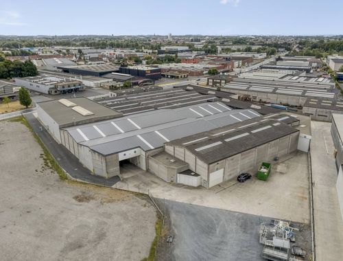                                         Entrepôt à louer à Kuurne, € 10.000
