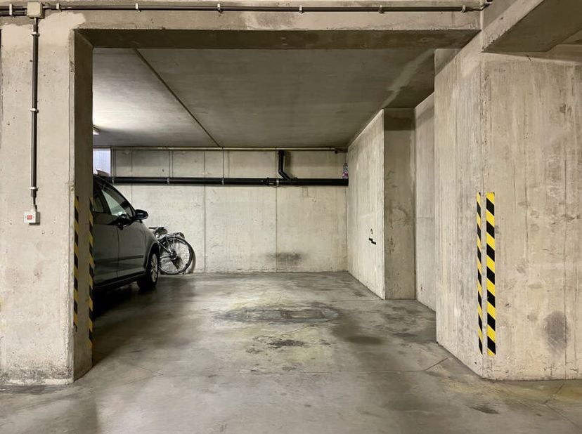 Garage te huur
                    in 1180 Ukkel