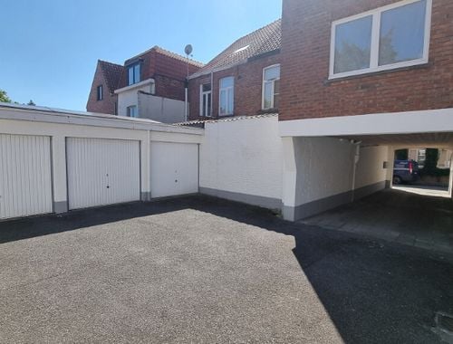                                         Garage te huur in Brugge, € 95
