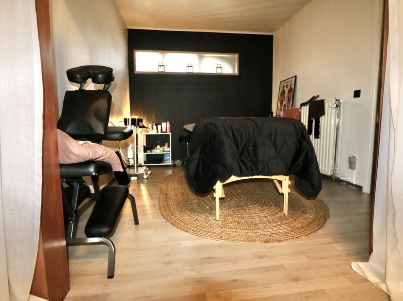 Bent u op zoek naar een professionele locatie voor uw praktijk of kantoor?<br />
<br />
Dit instapklare handelspand biedt tal van mogelijkheden en is