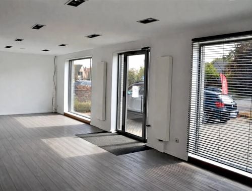                                         Commerce à louer à Stevoort, € 950
