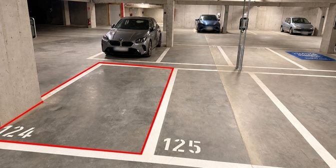 Garage te huur in Lange Lobroekstraat 118, 2600 Berchem