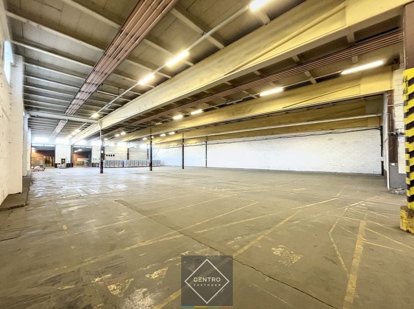 Bien professionnel à vendre
                    à 8000 Brugge