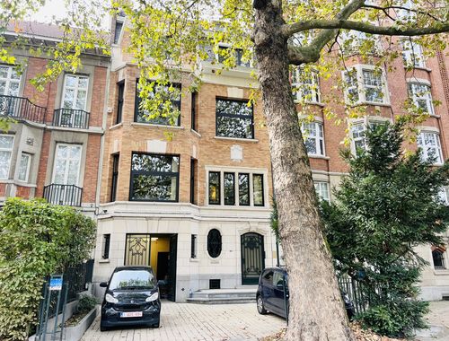                                         Immeuble de bureaux à louer à Schaerbeek, € 5.000
