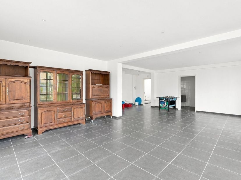 Hoekwoning met 3 woonunits in het centrum van De Panne<br />
<br />
In de Adinkerkelaan 6 te De Panne bevindt zich deze interessante gesloten hoekbebo