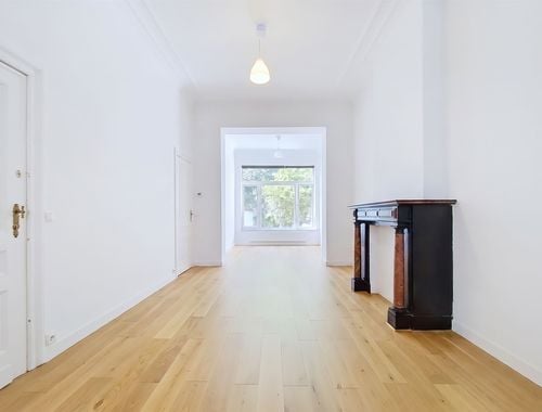                                         Appartement à louer à Ixelles, € 2.000
