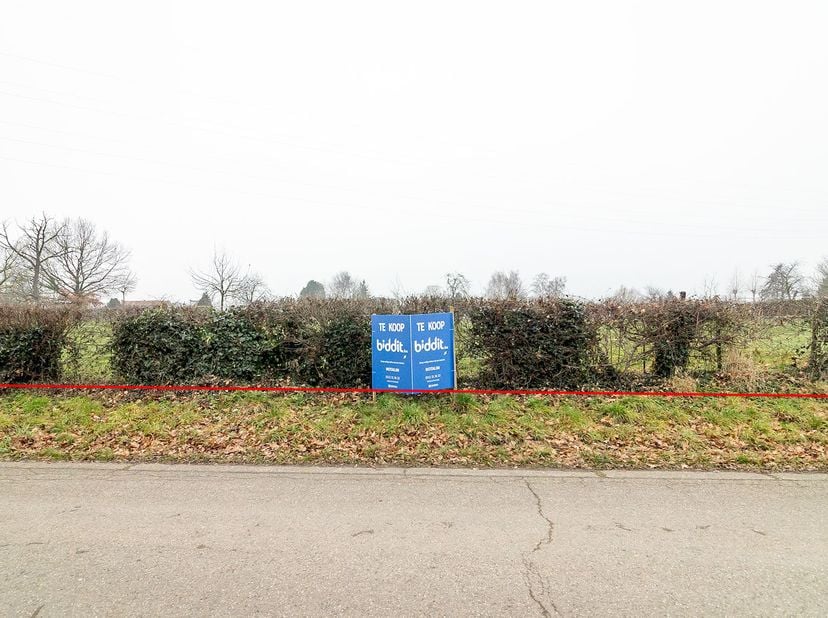 LANDBOUWGROND TE SINT-TRUIDEN - <br />
<br />
Het gaat om een perceel landbouwgrond genaamd “BAUTERSHOVEN HET GEHUCHT” te 3800 Sint-Truiden. <br />
<b
