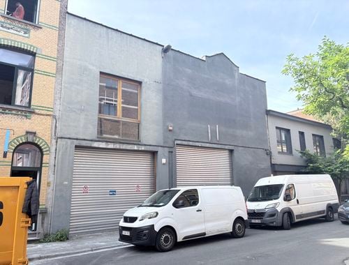                                         Bedrijfsgebouw te huur in Antwerpen, € 6.000
