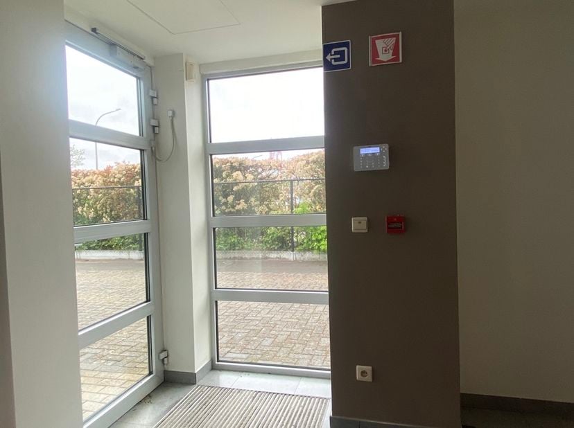 Ben jij op zoek naar een kantoorruimte voor jouw bedrijf in Pelt? Dan is dit wat je zoekt!<br />
Het pand gelegen te NoLim park heeft een vlotte berei