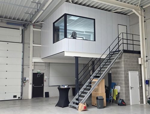                                         Bâtiment d’entreprise à louer à Wavre, € 2.100
