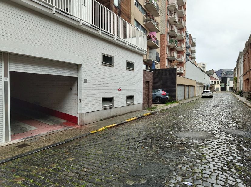 Garage te huur in Hubert Frère-Orbanlaan 137 bus 10,
                    9000 Gent