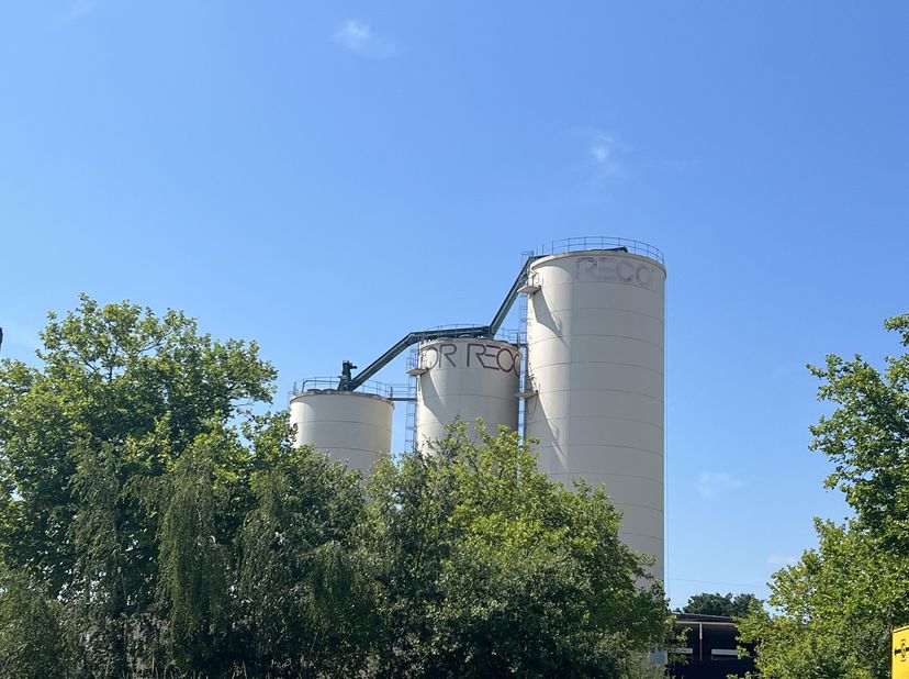 Unité PME de 256 m². Parc d'activités «RE|CORE», sur l'ancien site Recorsite. Ici, des unités PME d'une superficie allant de 256 m² à 433 m² sont prop
