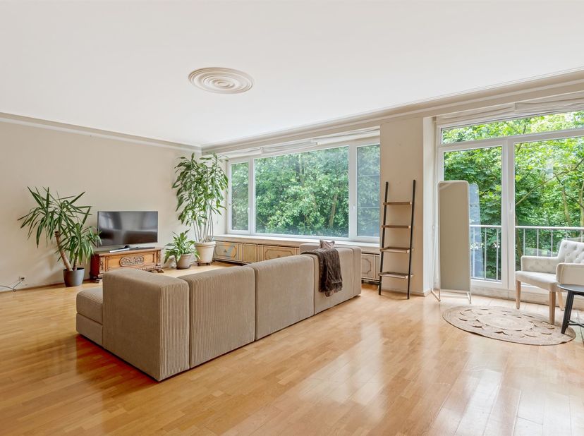 Openhuizendag op Zaterdag 13 Juni 15:30 tot 16:30<br />
<br />
Appartement (128 m²) met twee slaapkamers, 2 terrassen en autostaanplaats. <br />
<b