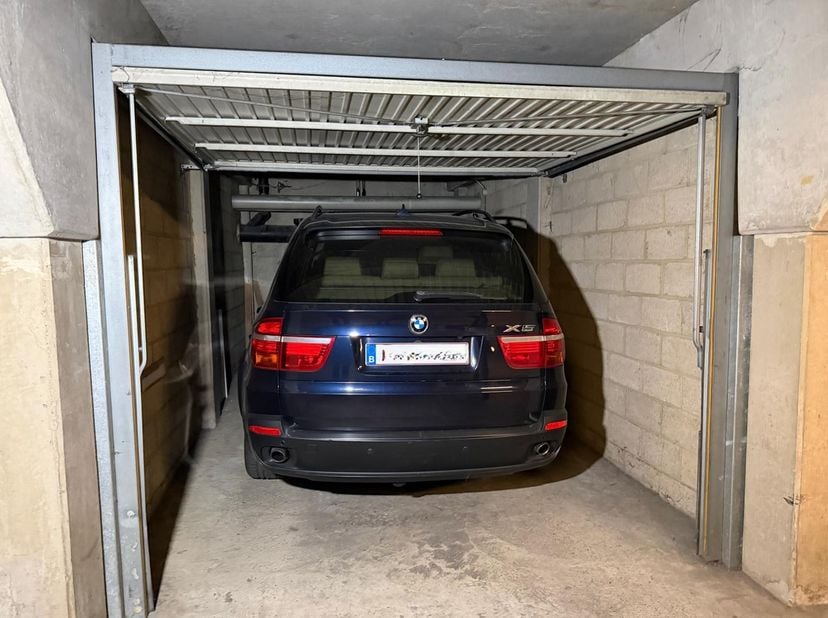 CONTACT:<br />
Jan Colson: jan@cicala.be&amp;nbsp;| 0478/53.60.04&amp;nbsp;<br />
<br />
Op zoek naar een veilige en centraal gelegen parkeerplaats of extra o