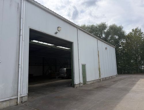                                         Entrepôt à louer à Bornem, € 1.950
