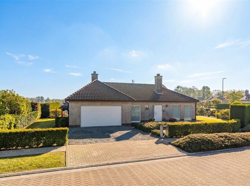 Alweer VERKOCHT op 1e BEZOEKDAG. Contacteer JARI WANTE 0470 211 482 voor een gratis schatting en vrijblijvend gesprek.<br />
Ontdek deze prachtige bun
