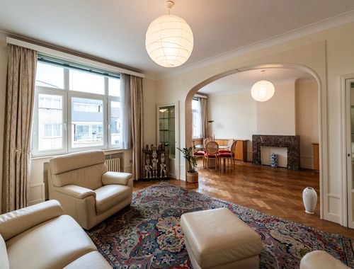                                         Appartement te koop in Schaarbeek, € 380.000

