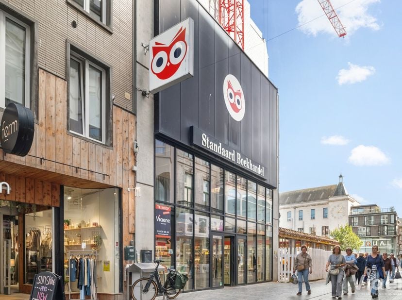 Bien professionnel à vendre à Vlaanderenstraat 3/5,
                    8400 Oostende
