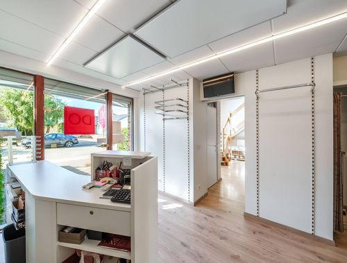                                         Kantoor met woning te koop in Roeselare, € 499.000

