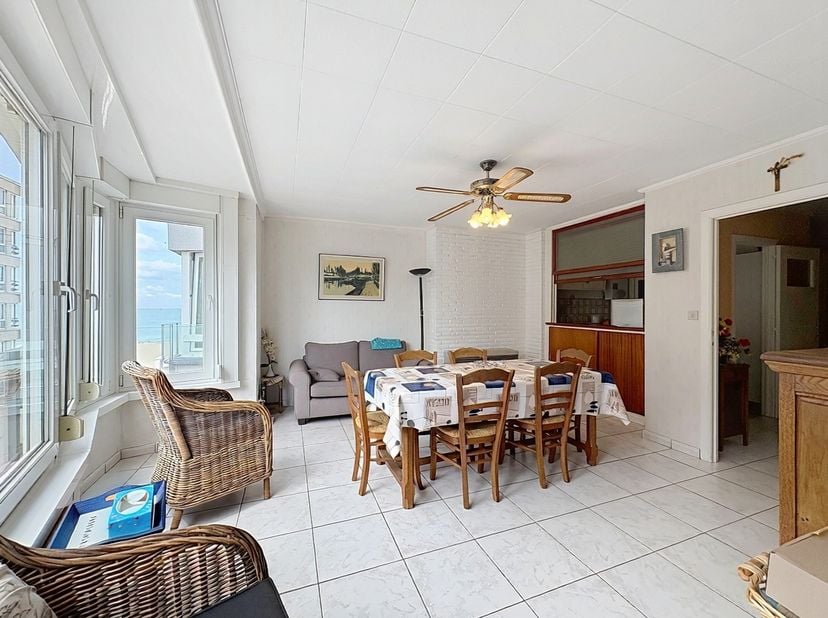 Zonnig gelegen appartement met 3 slaapkamers, op een topligging in het centrum van Koksijde!<br />
<br />
Dit ruime appartement bevindt zich op een ce