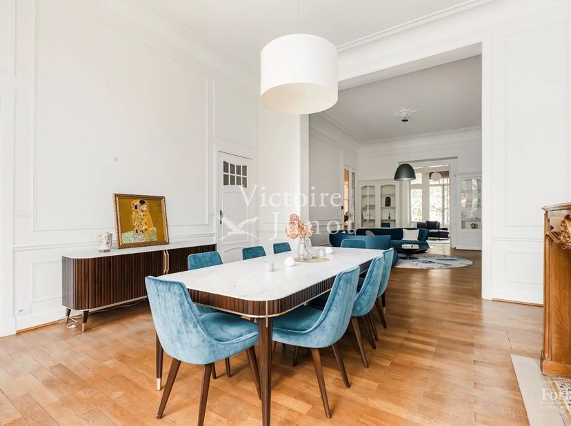 Goed gepresenteerd door Zinchenko Maia:maia.zinchenko@victoire.be<br />
Victoire-Junot presenteert u: op de prestigieuze Avenue Molière, in een zeer m