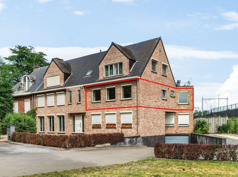 Appartement de 2 chambres avec grande terrasse à Herentals !<br />
<br />
Cet appartement construit en 2004 répond aux normes actuelles, est en excell